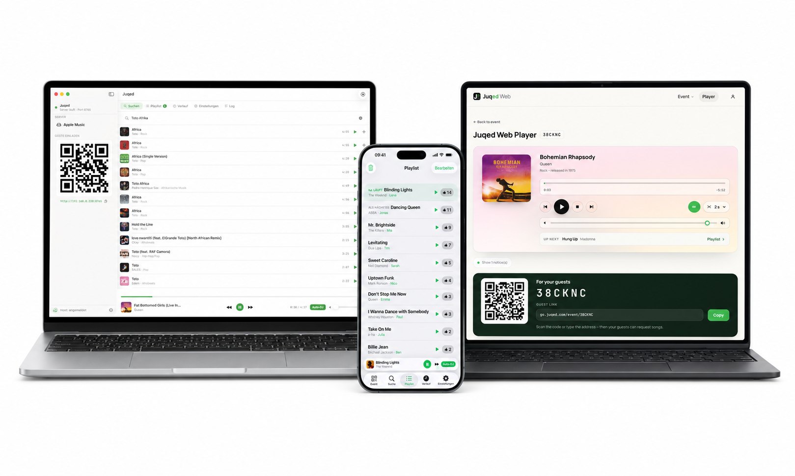 Juqed auf drei Geräten nebeneinander: links ein MacBook mit Juqed für Mac, in der Mitte ein iPhone mit Juqed Go und der Playlist der Gästewünsche, rechts ein Laptop mit Juqed Web im Browser
