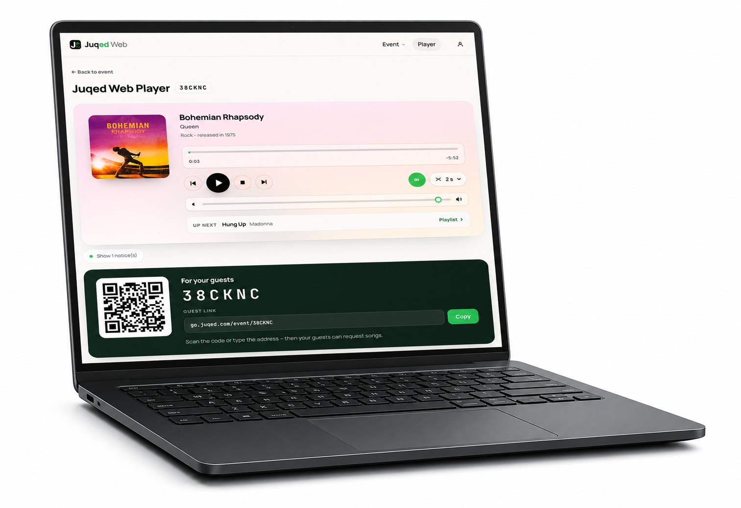 Juqed Web im Browser auf einem Laptop: der laufende Song und der QR-Code für die Gäste